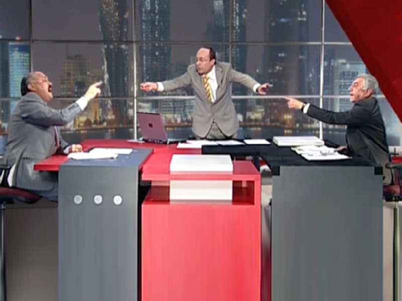 اضغط لمشاهدة الفيديو: أشهر 10 مشاجرات وقعت على الهواء مباشرة في قنوات عربية